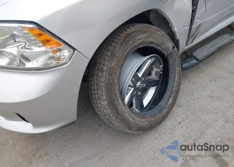 2017 Ram 1500 Express 4X4 6'4 Box z USA, uszkodzony, nr VIN 1C6RR7FT5HS633463